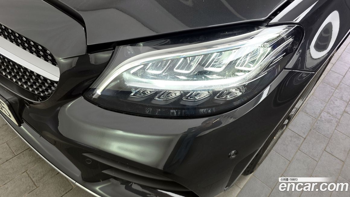 Mercedes-Benz C-Class 2021