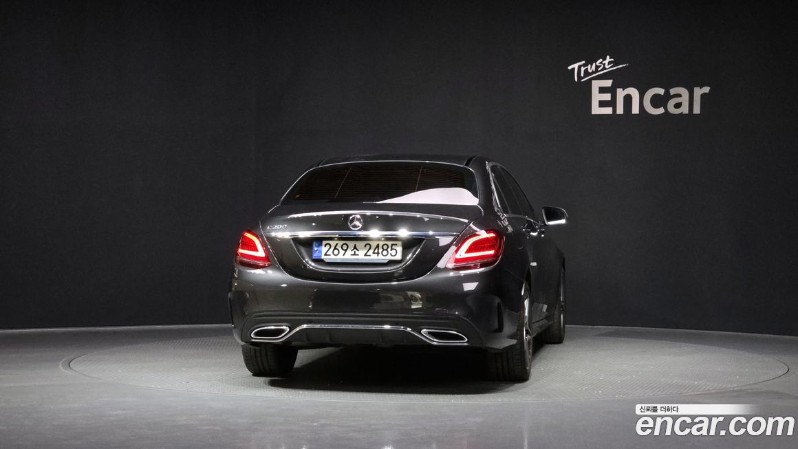 Mercedes-Benz C-Class 2021