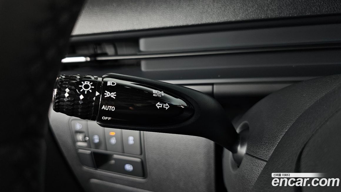 Hyundai Staria 2025