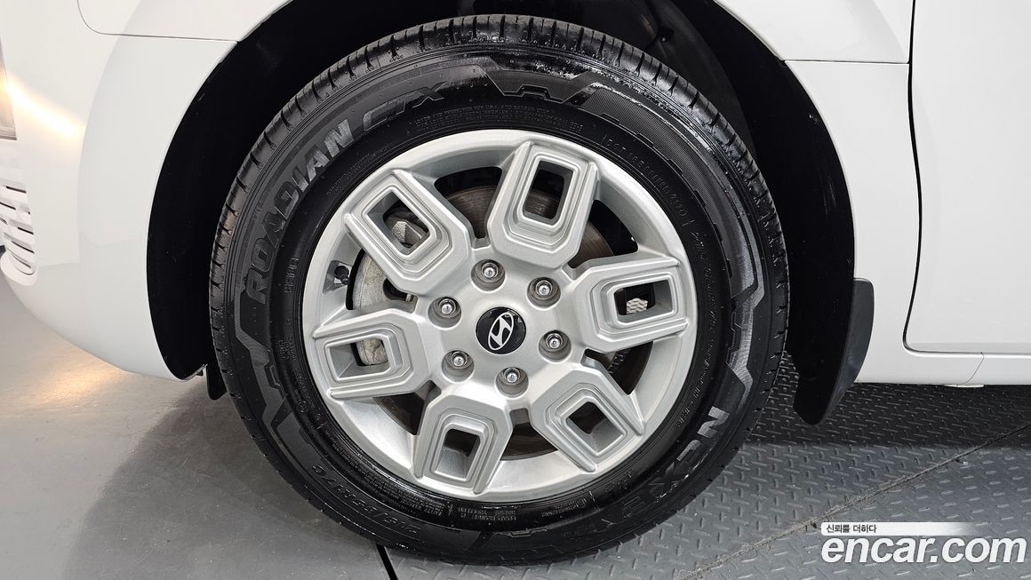 Hyundai Staria 2025