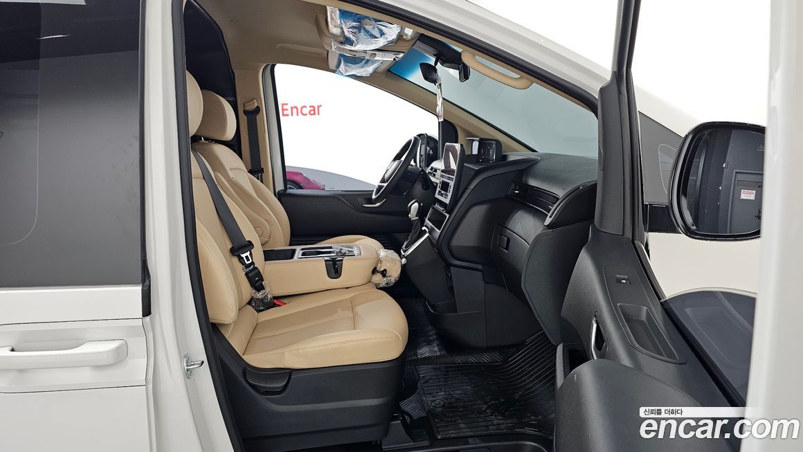 Hyundai Staria 2025