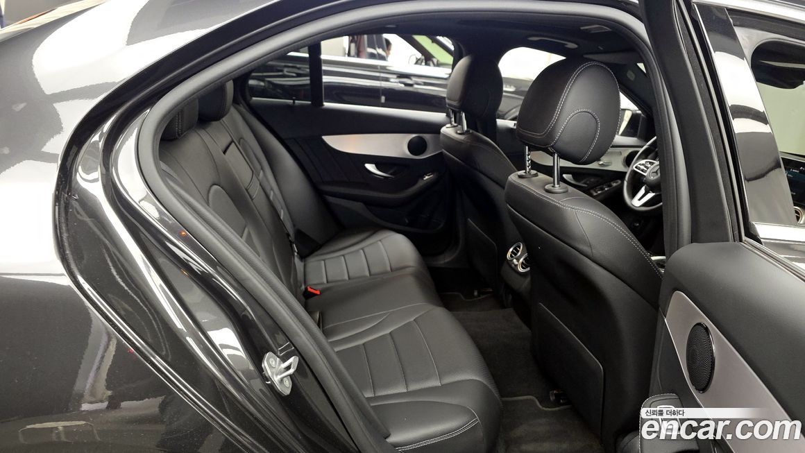 Mercedes-Benz C-Class 2021