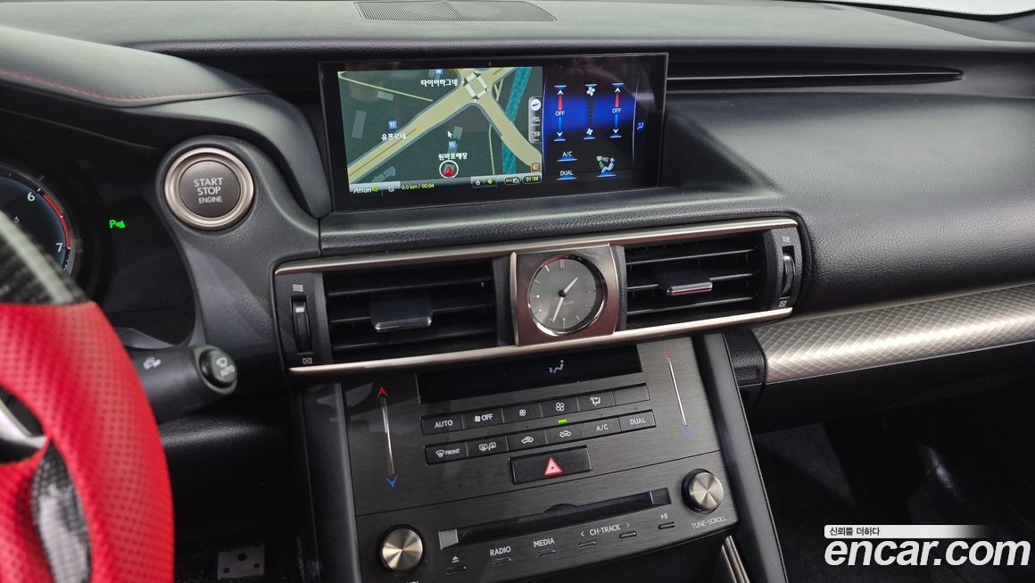 Lexus IS 2019