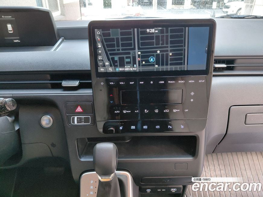 Hyundai Staria 2025