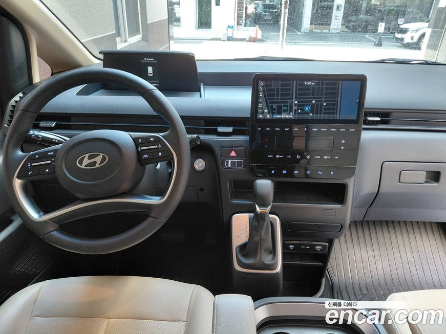 Hyundai Staria 2025