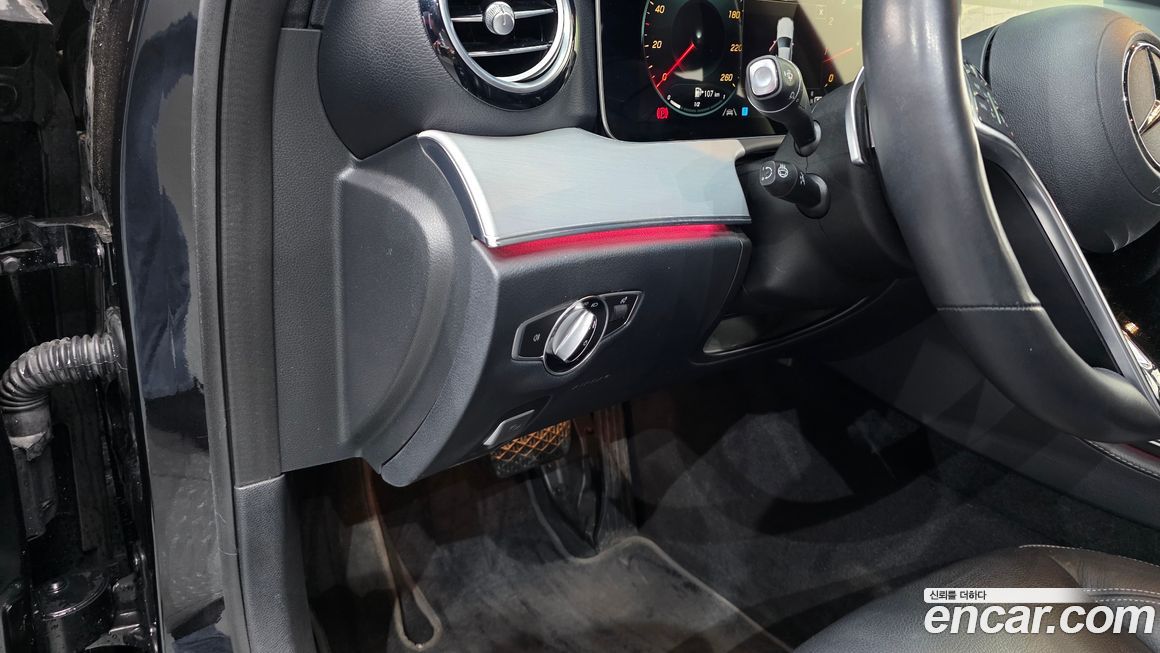 Mercedes-Benz E-Class 2021