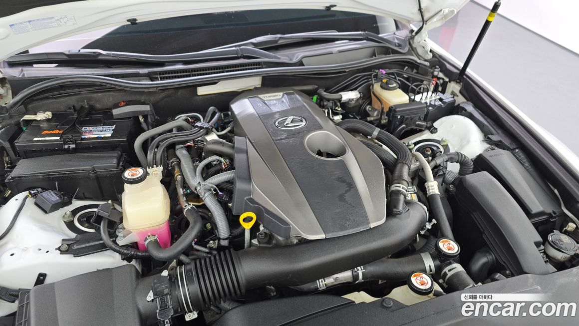 Lexus IS 2019