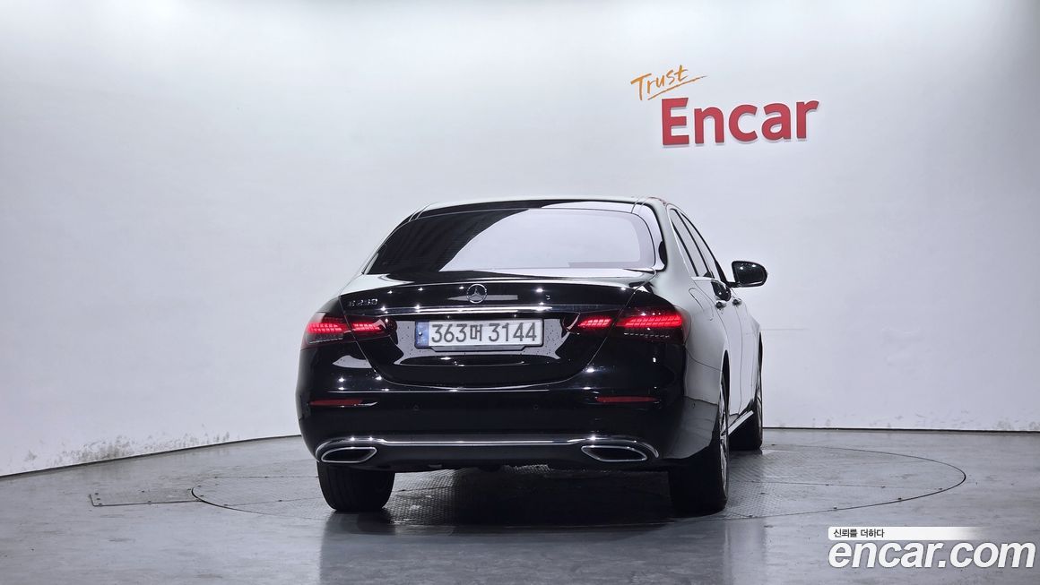 Mercedes-Benz E-Class 2021