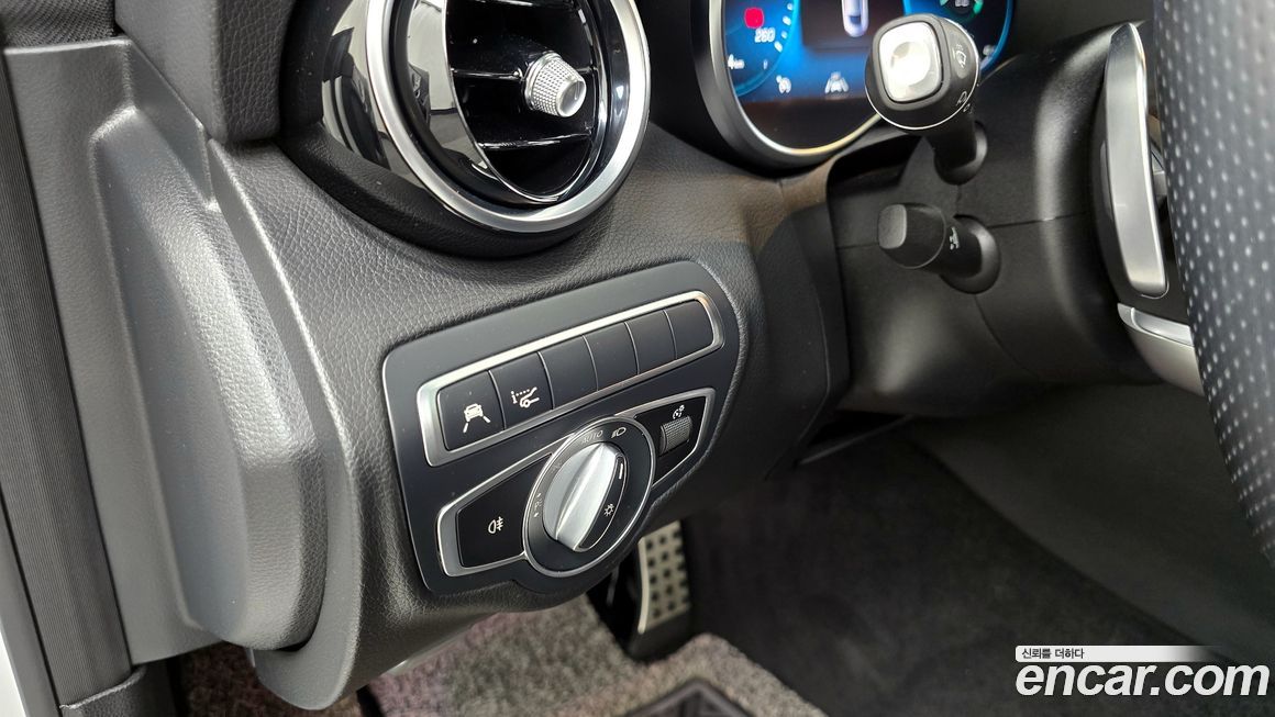 Mercedes-Benz C-Class 2020