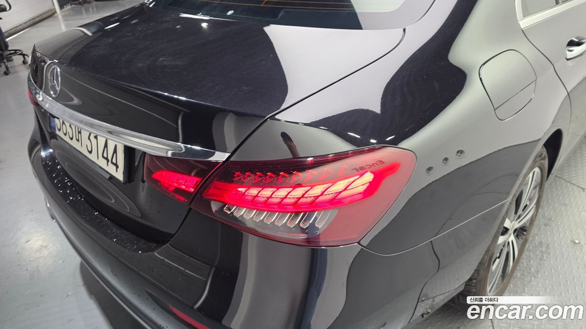 Mercedes-Benz E-Class 2021