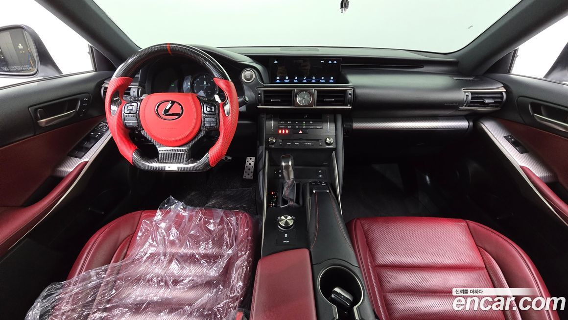 Lexus IS 2019