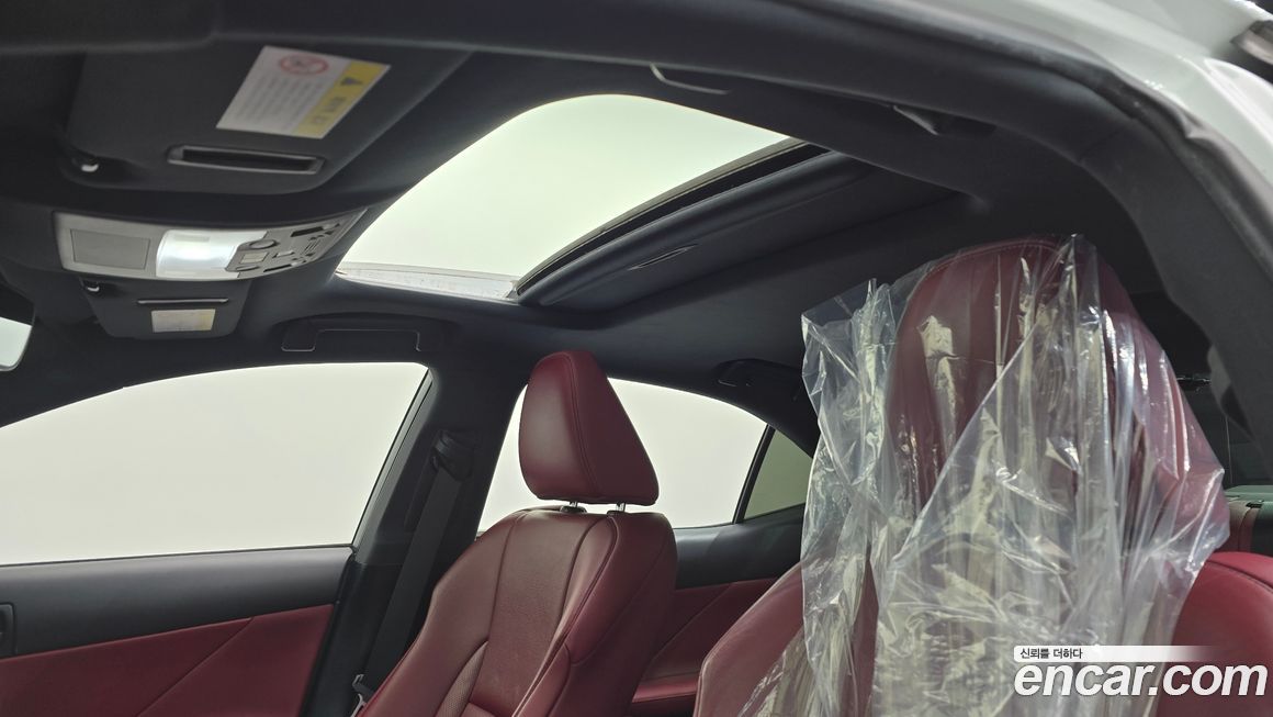 Lexus IS 2019