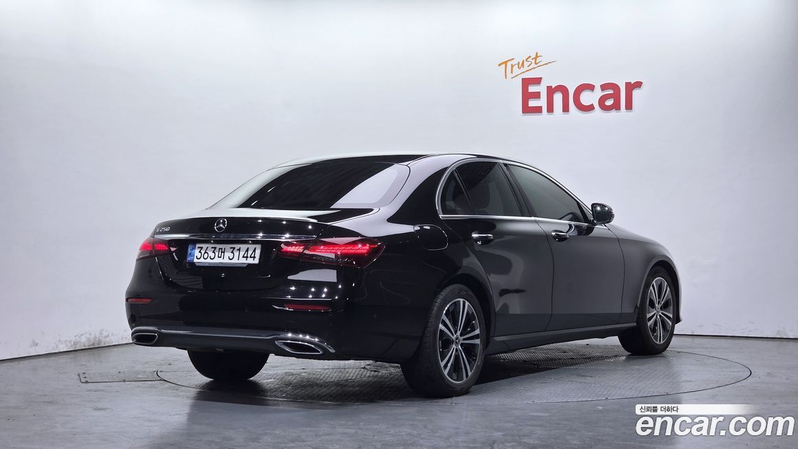 Mercedes-Benz E-Class 2021