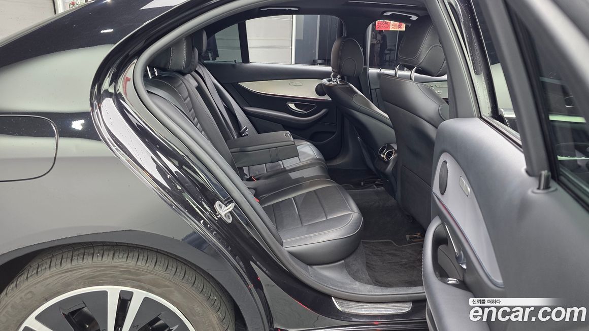 Mercedes-Benz E-Class 2021
