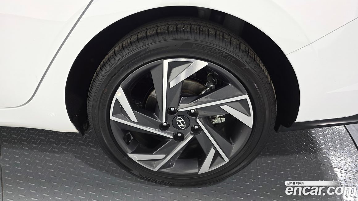 Hyundai AVANTE 2024