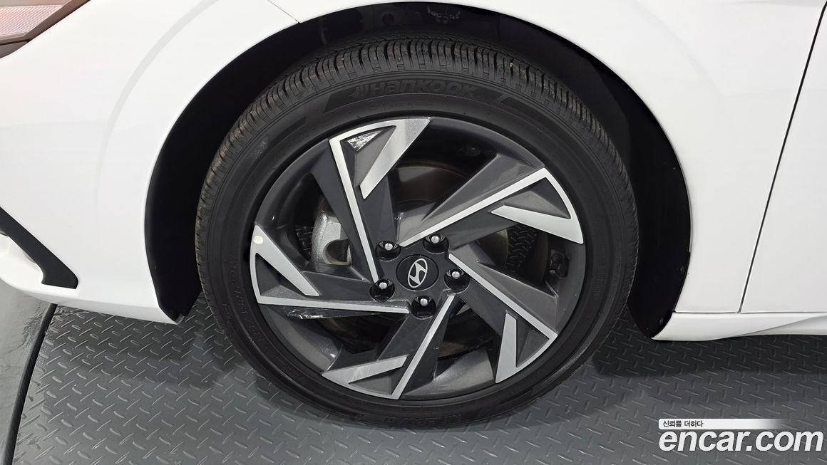 Hyundai AVANTE 2024