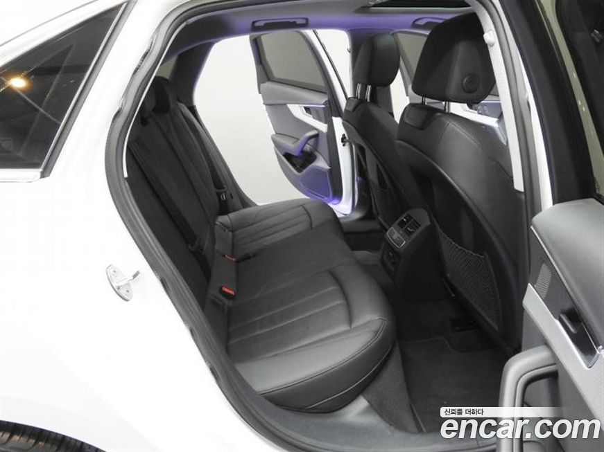 Audi A4 2023