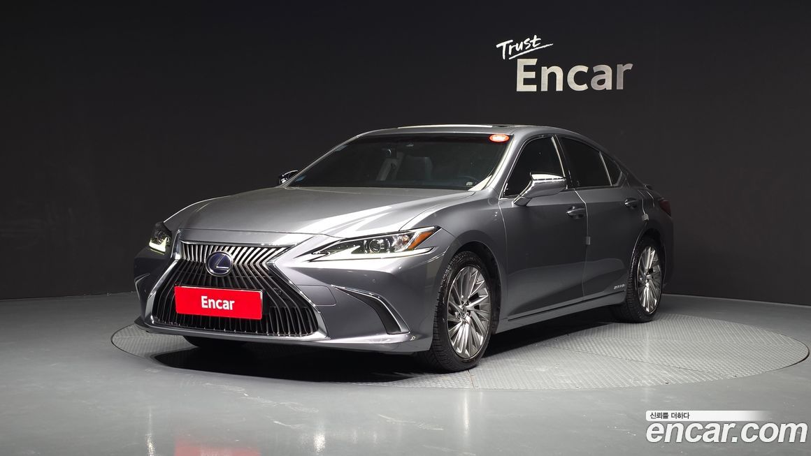 Lexus ES 2019