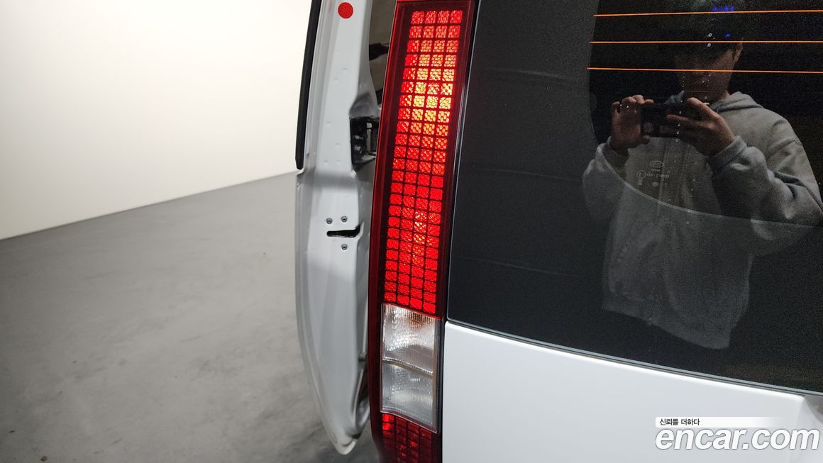 Hyundai Staria 2023