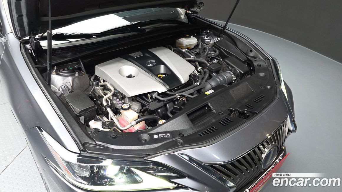 Lexus ES 2019