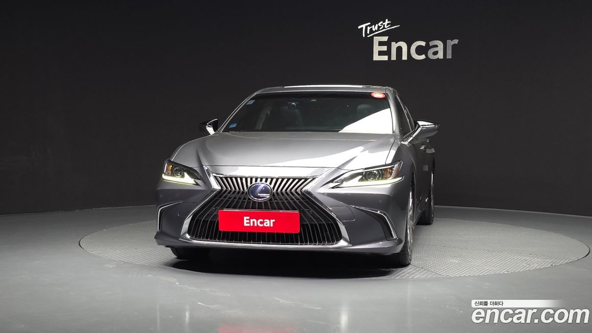 Lexus ES 2019
