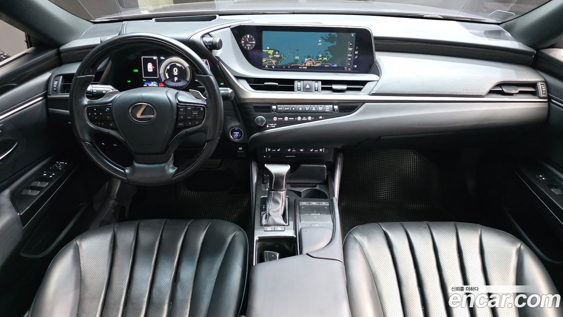 Lexus ES 2019