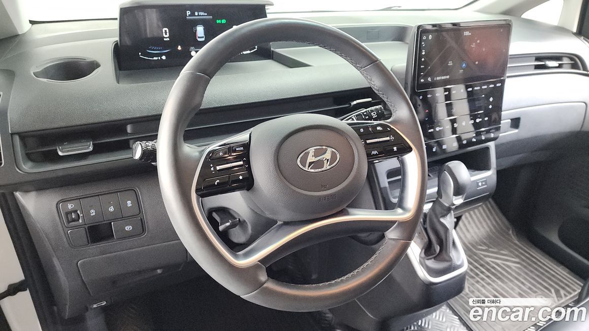 Hyundai Staria 2023