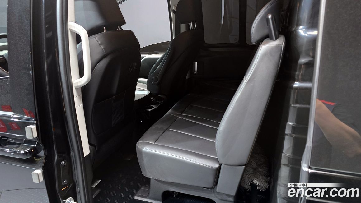 Hyundai Staria 2025