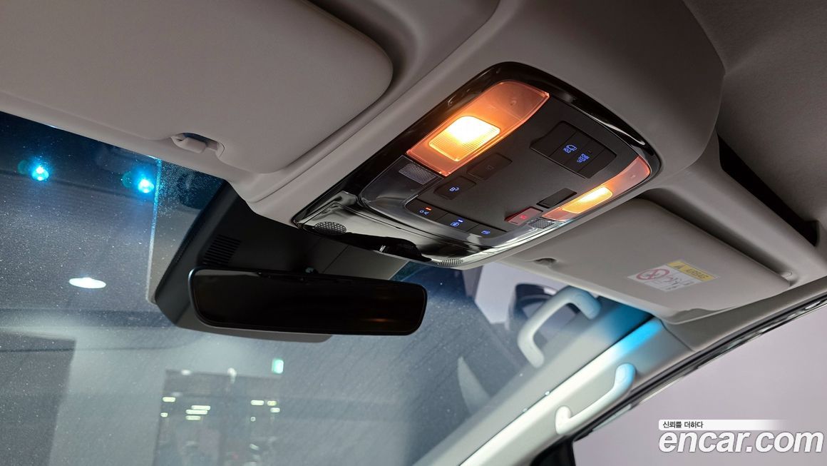 Hyundai Staria 2025