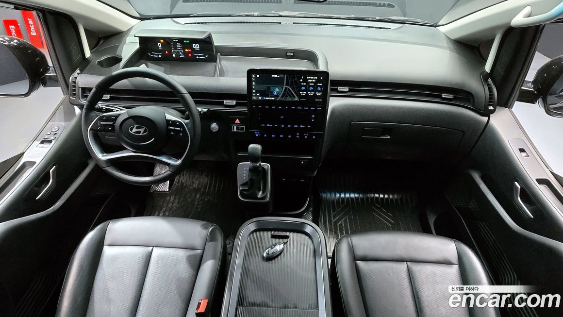Hyundai Staria 2025
