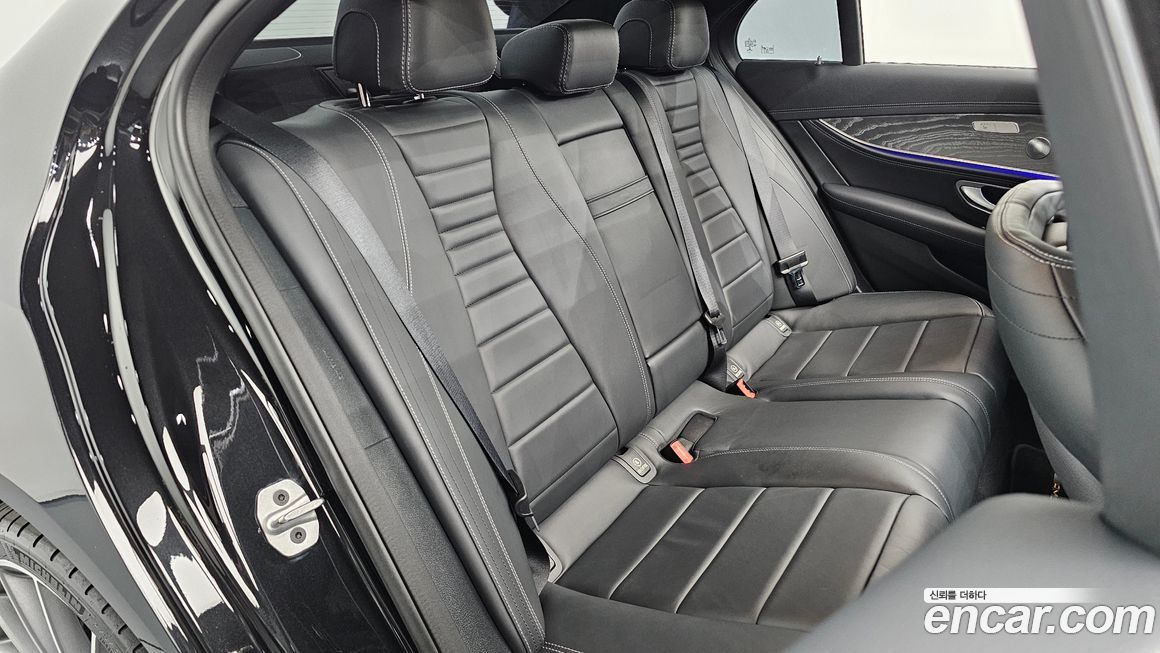 Mercedes-Benz E-Class 2021