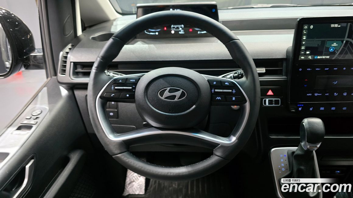 Hyundai Staria 2025