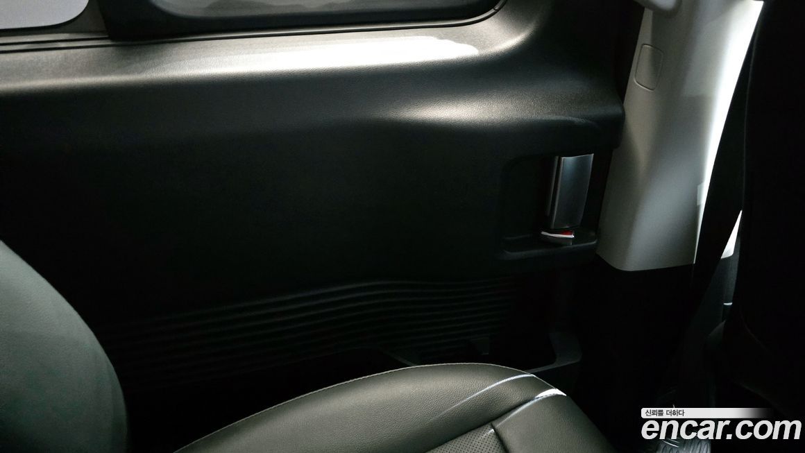 Hyundai Staria 2025