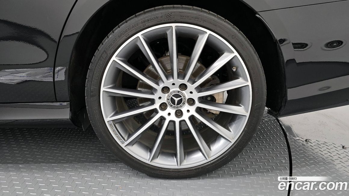 Mercedes-Benz E-Class 2021