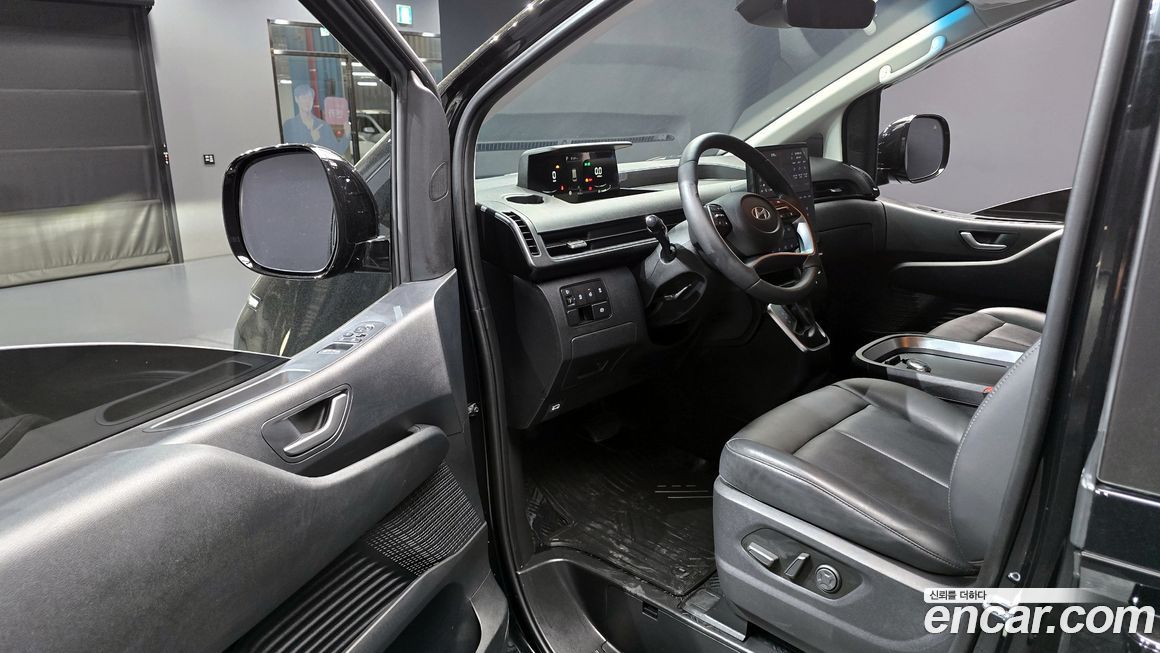Hyundai Staria 2025