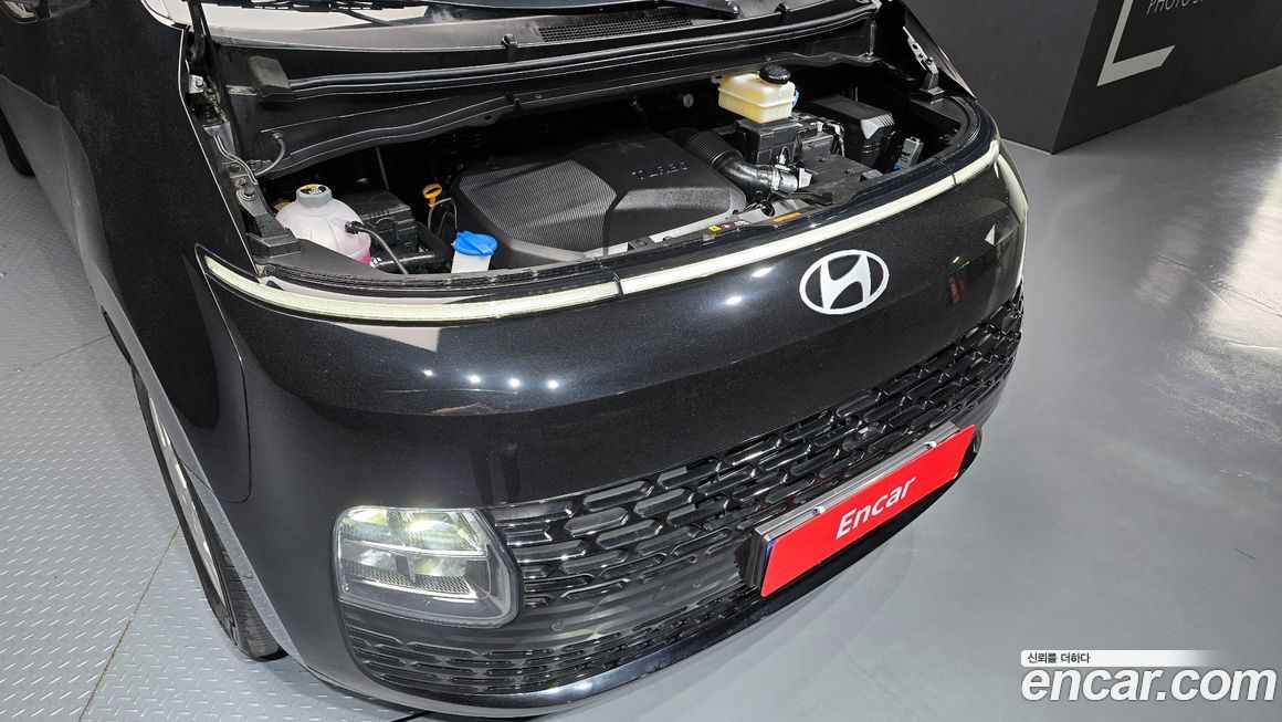Hyundai Staria 2025