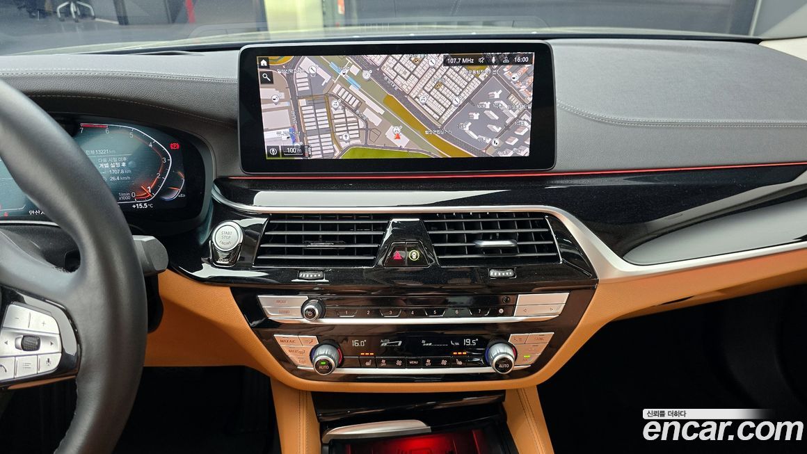BMW 5-Series 2022