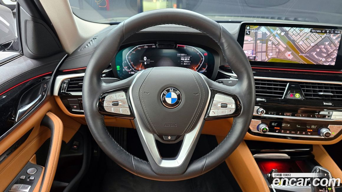 BMW 5-Series 2022