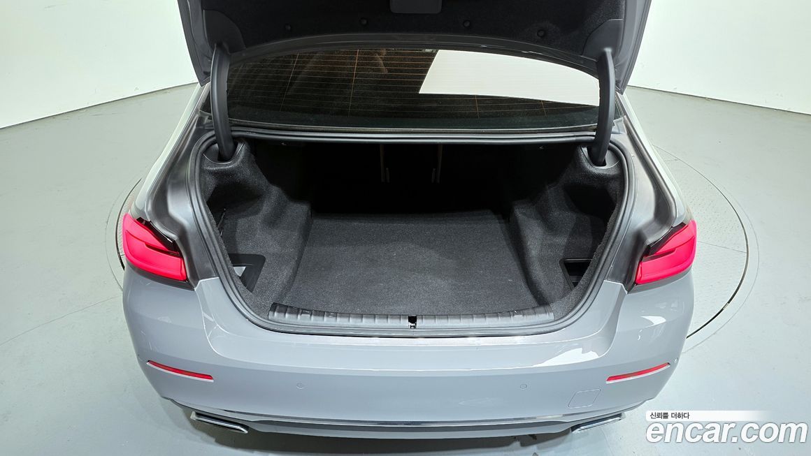 BMW 5-Series 2022