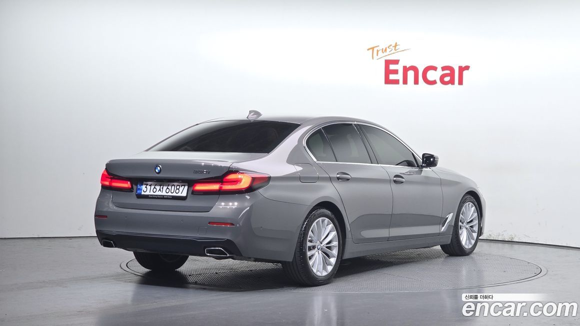 BMW 5-Series 2022