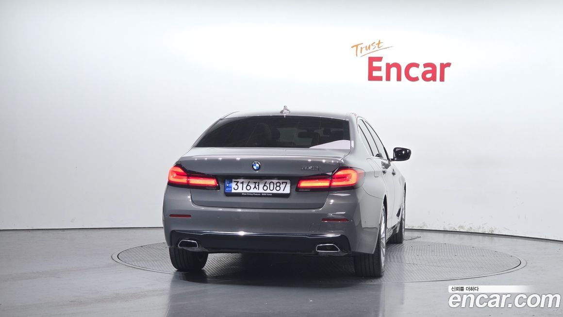 BMW 5-Series 2022