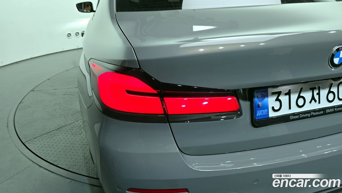 BMW 5-Series 2022