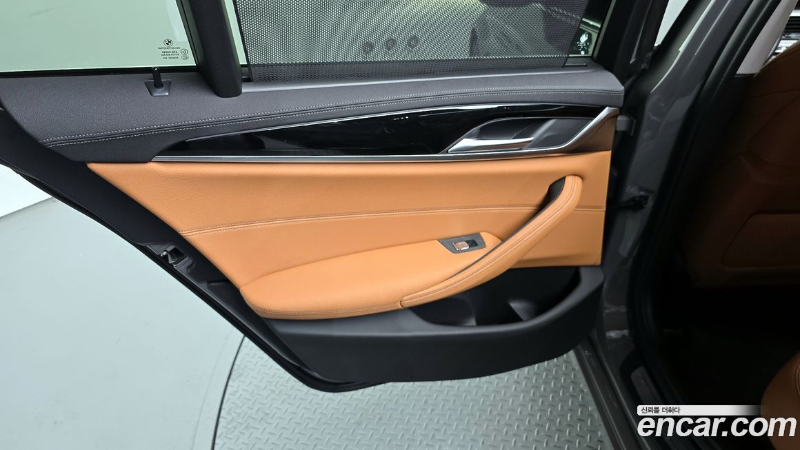 BMW 5-Series 2022