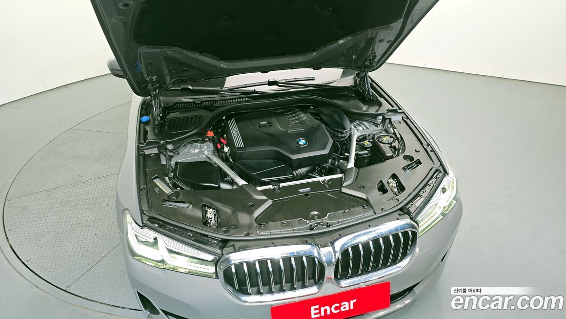 BMW 5-Series 2022