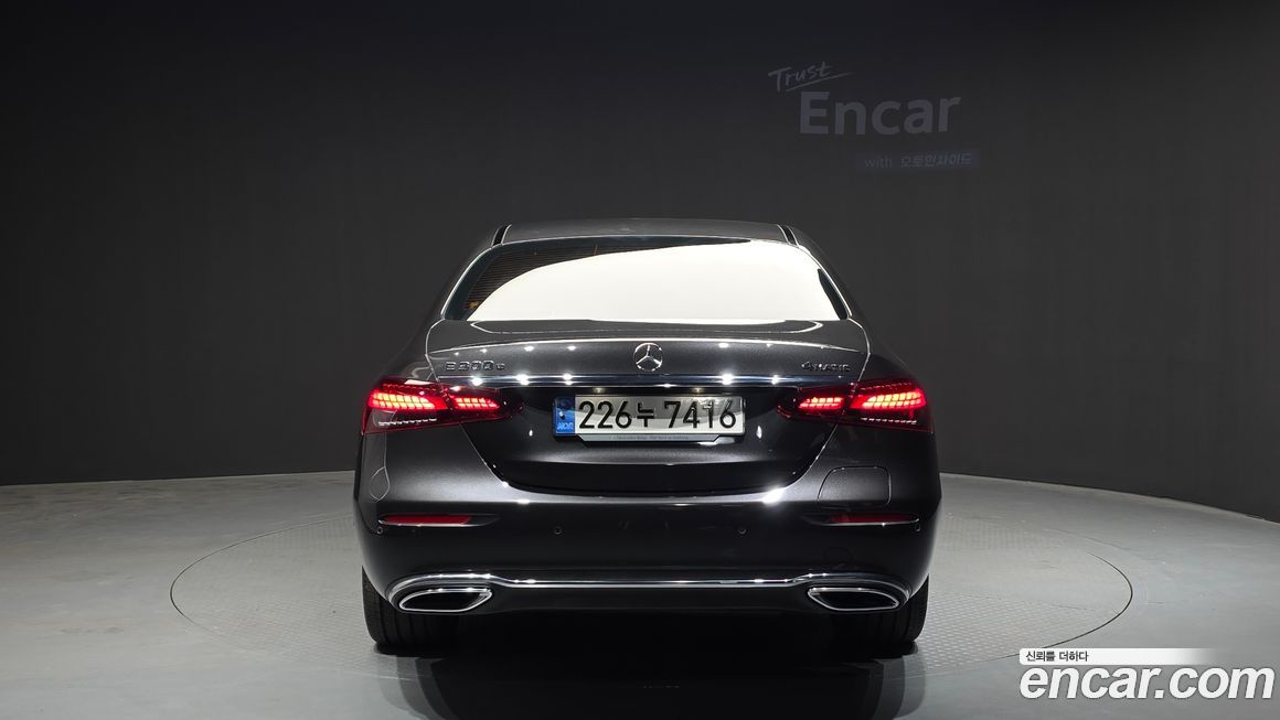 Mercedes-Benz E-Class 2022