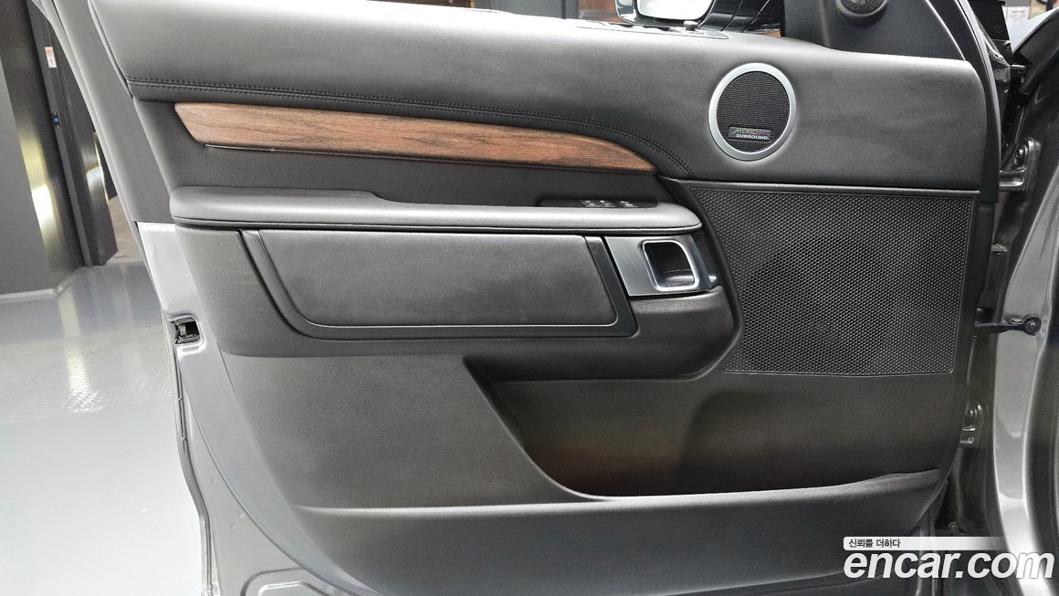 Land Rover Discovery 2018