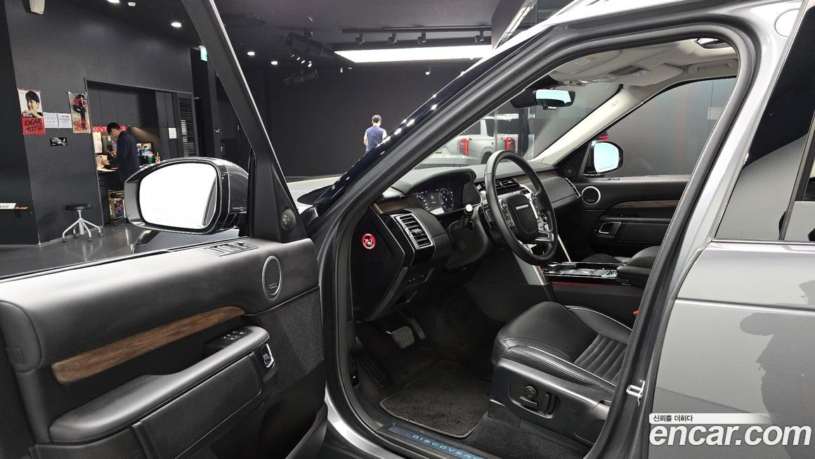 Land Rover Discovery 2018