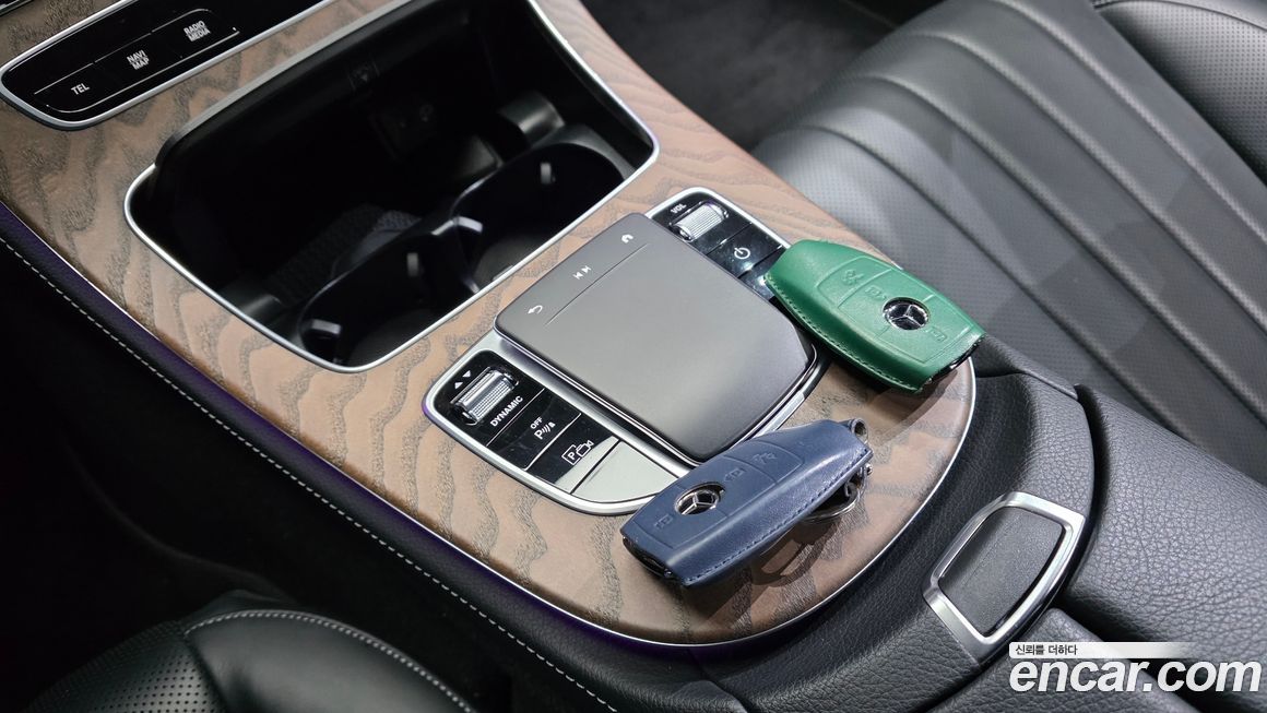 Mercedes-Benz E-Class 2022