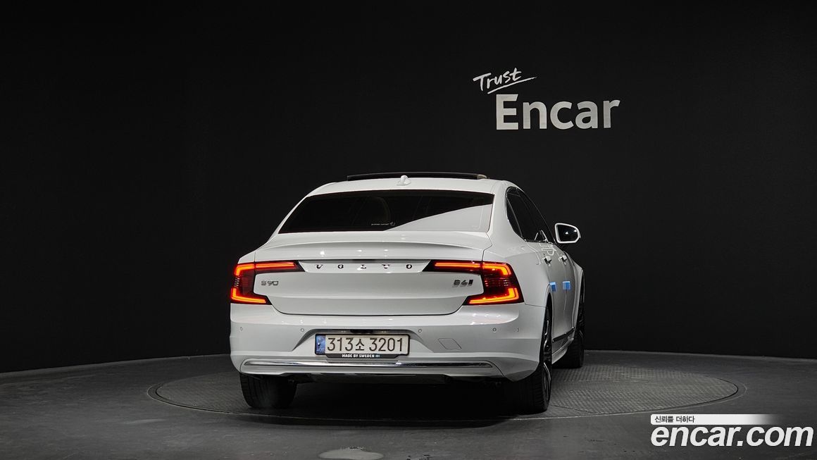 Volvo S90 2022