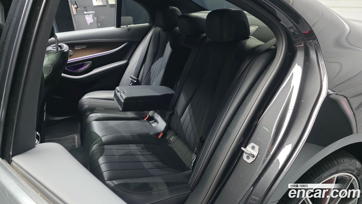 Mercedes-Benz E-Class 2022